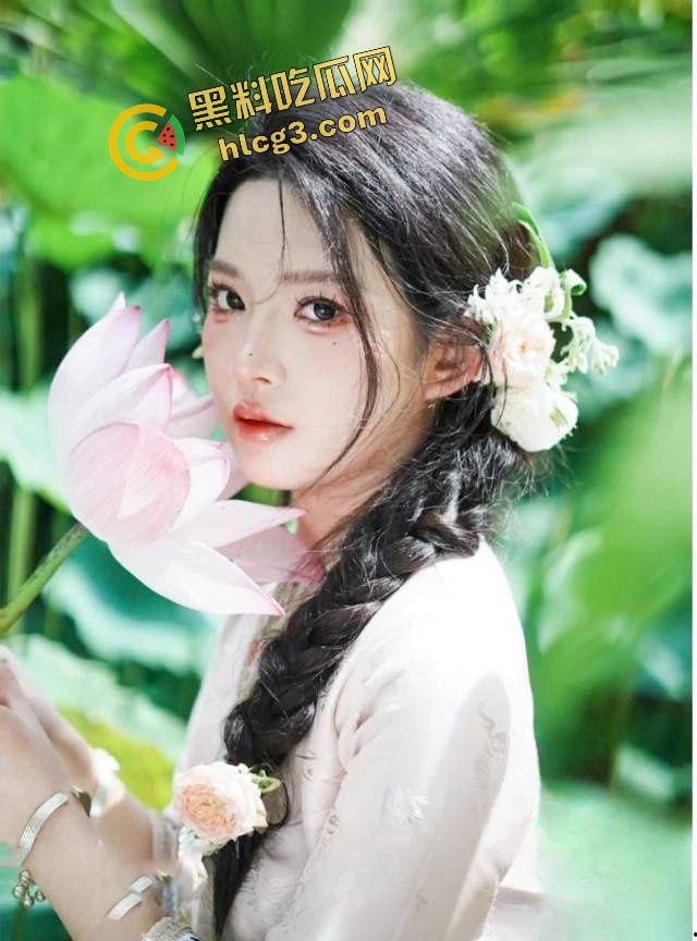 云南师范大学汉服女神『姜紫卉』下海约炮金主 开裆蕾丝内裤女上位榨精 性爱视频流出!-1