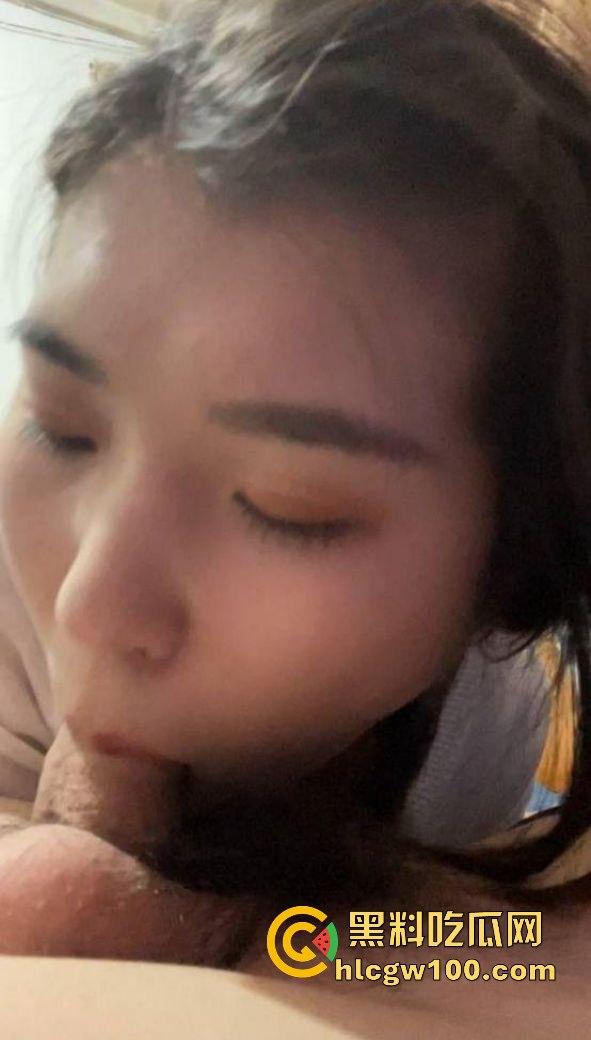 兰州大学反差母狗【李妍柔】调教视频曝光,调教成了吃鸡好手 鸡巴套子,内容劲爆!!-11