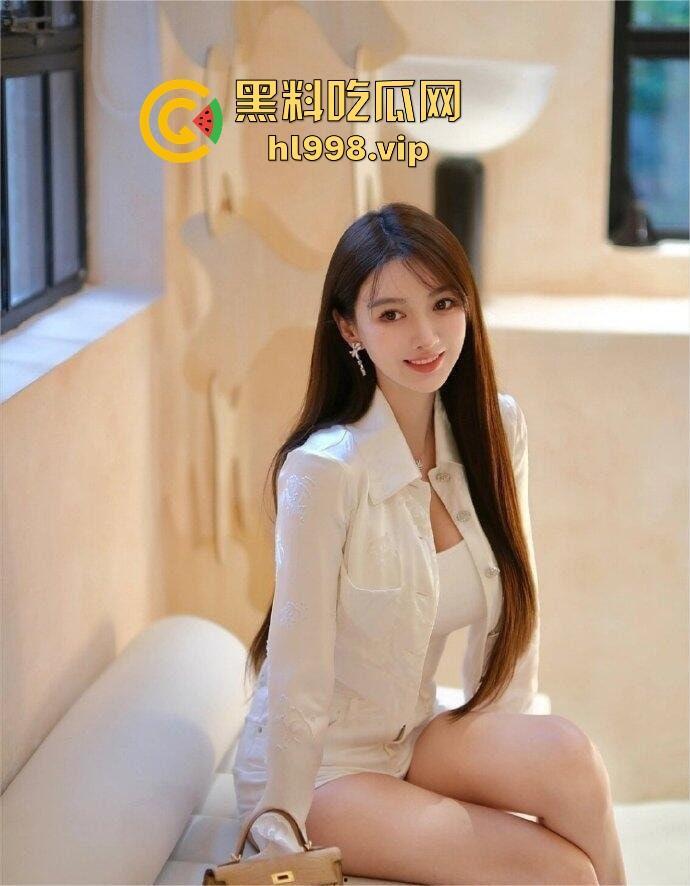 揭秘黄晓明女友『叶柯』同款隆胸术手术过程,看的让人心惊!胸被医生猛戳猛捣,视觉冲击强到不敢看!-2