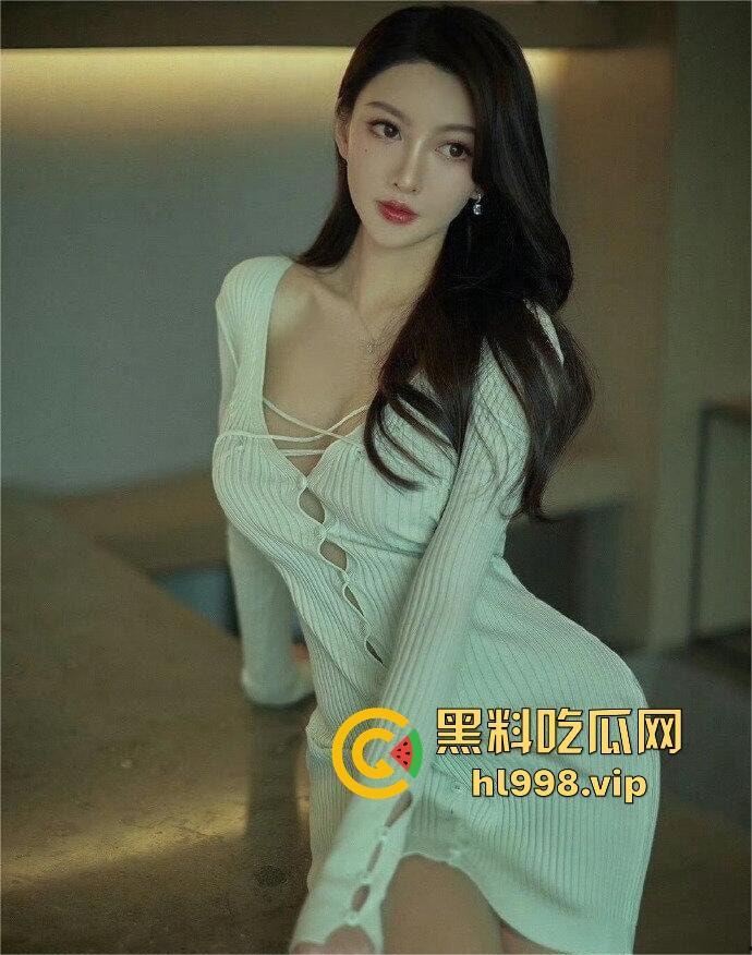 揭秘黄晓明女友『叶柯』同款隆胸术手术过程,看的让人心惊!胸被医生猛戳猛捣,视觉冲击强到不敢看!-3