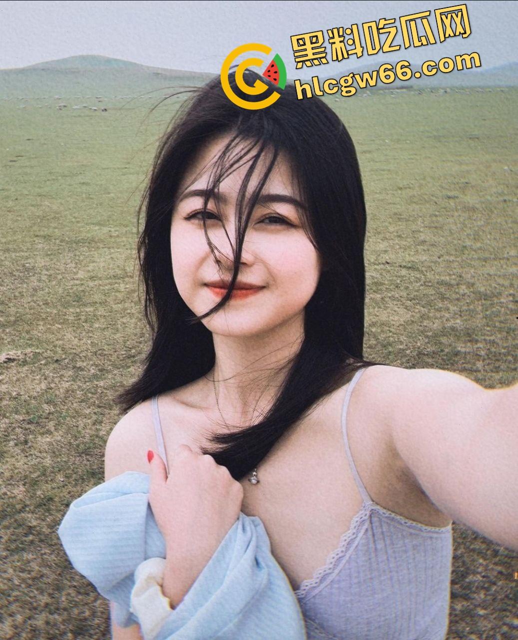 重庆骚货黄毛妹重口翻天操作曝光,肥美肉臀扩阴塞橘子,骚穴大开吃果粒,果汁流逼喷脸,这尼玛是人能玩的?-4