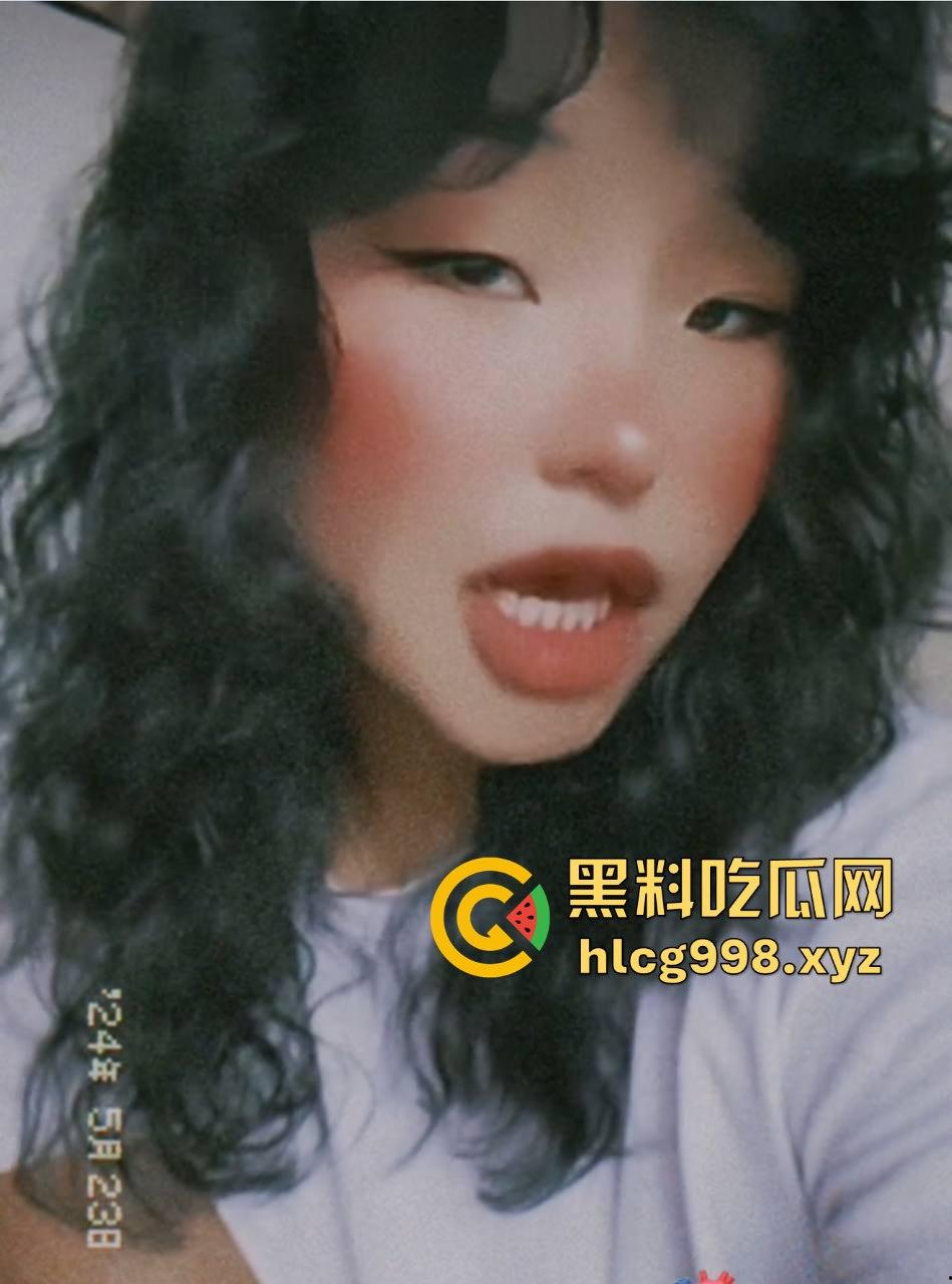 西藏20岁火辣妹子【诺诺熙】闺蜜换夫!四人激情交换视频曝光,玩得毫无底线!-4
