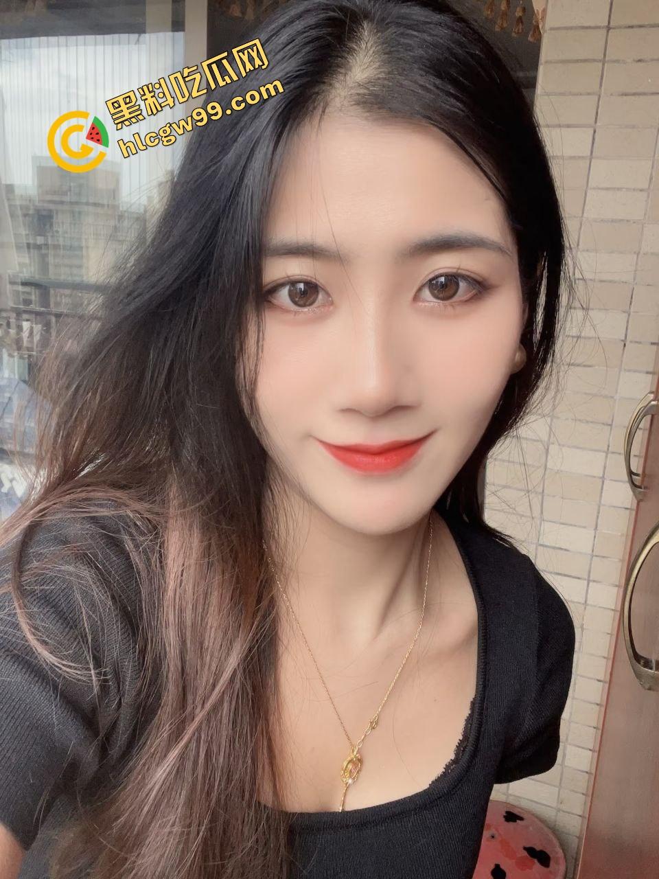 单男社交软件网聊年轻少妇『周芳茹』婚后约会出轨弟弟,散步至酒店全裸口交上位抱操!独家曝光流出!-3