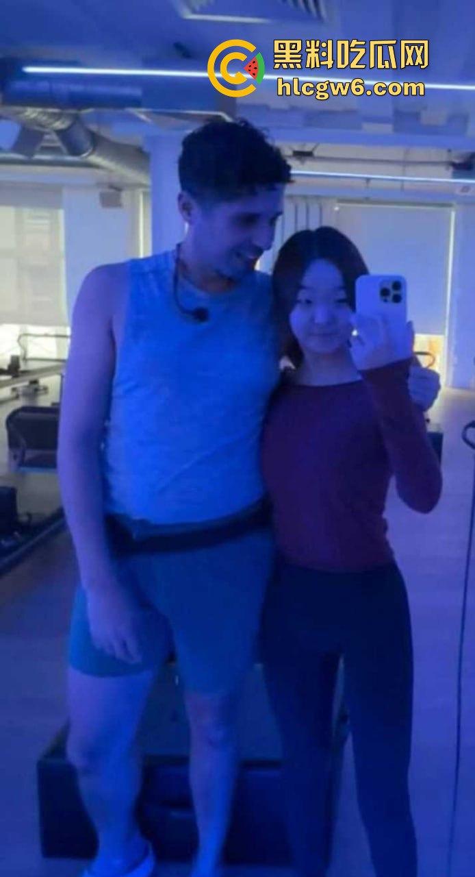 王诗龄英国白莲花闺蜜『Angela』爆炸性丑闻 卖逼崇洋媚外 最新不雅视频流出,给老外毒龙缠身骚浪入骨!-2