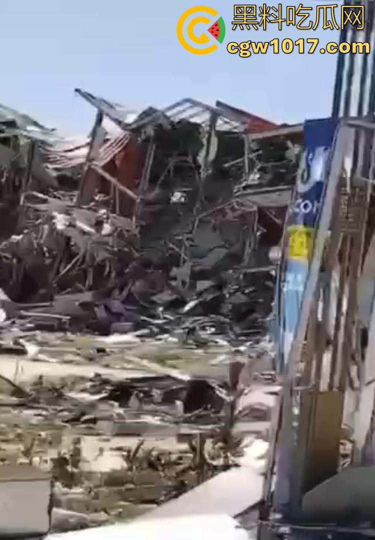 柬埔寨KK园区被血洗清剿!内部实拍曝光:牢笼、血迹、遗留手机触目惊心!-6