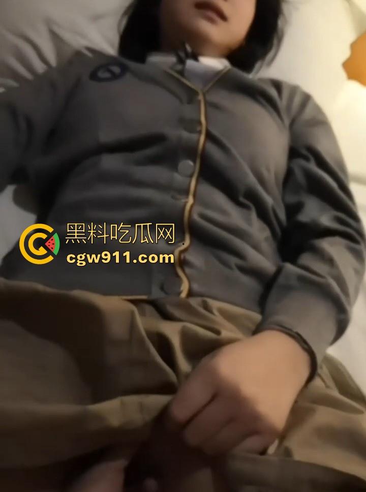 河南实验中学高三眼镜学妹【徐奕尹】激情性爱视频流出!校服露脸调教,被操的满脸通红喘息不止,反差感爆棚!-7