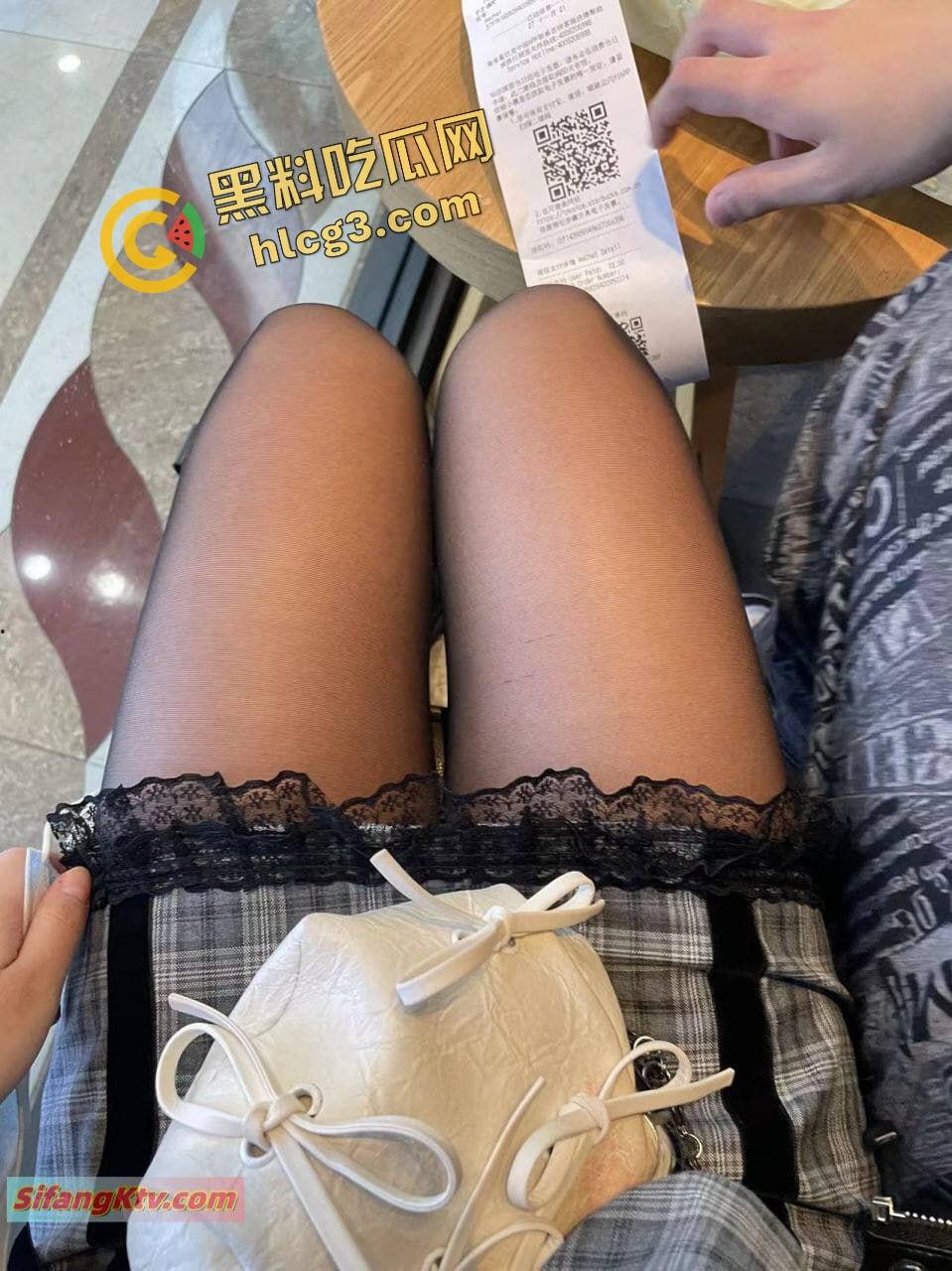 惠州顶级清纯小太妹『杨佳』鹅蛋小脸粉嫩美穴 口交嗦屌视频泄密!-3