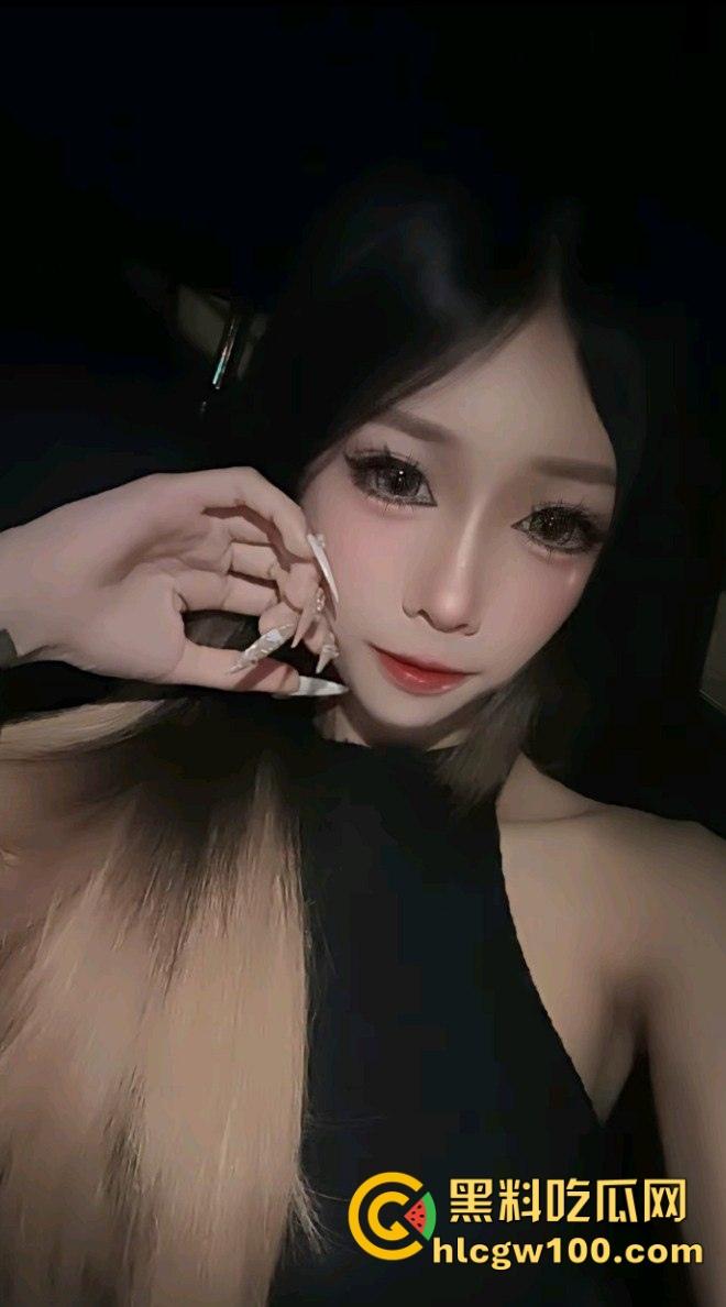 国际版抖音 女网红【林美珍】在酒吧被流氓扒光衣服 两个粉嫩的大奶子爆露了出来,然后被大神带到酒店爆操!-5