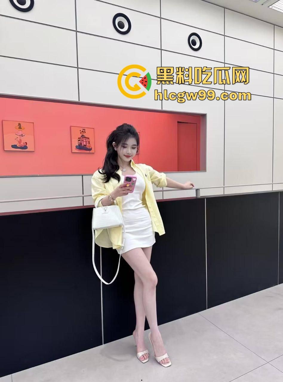 元宵节跑去跟嫂子做爱时 嫂子让我给兄弟打电话，让兄弟听嫂子的淫叫声，Ntr 兄弟还让我温柔点别打桩！