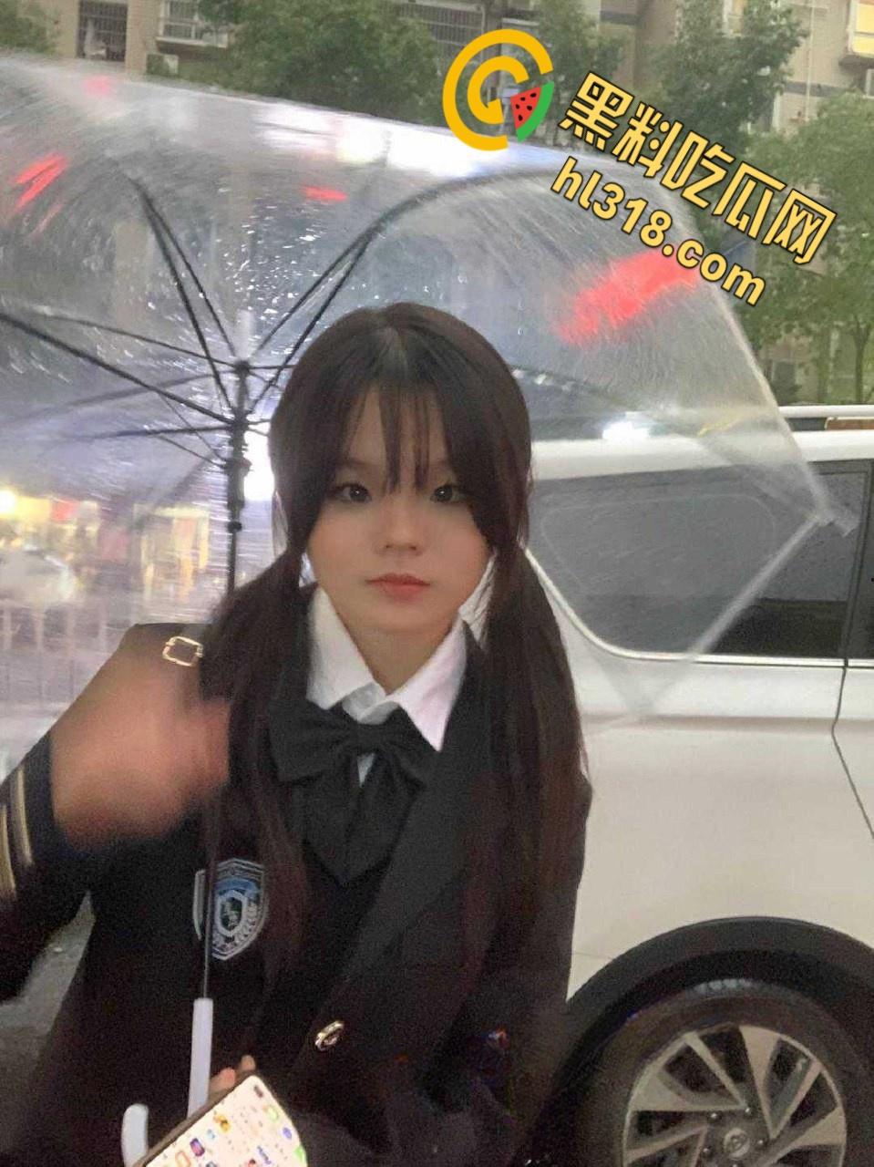 王者荣耀认识的重庆白嫩学生妹,可爱萝莉美乳粉嫩小穴,带她打游戏就网调发裸照,上荣耀直接线下面基 !-3