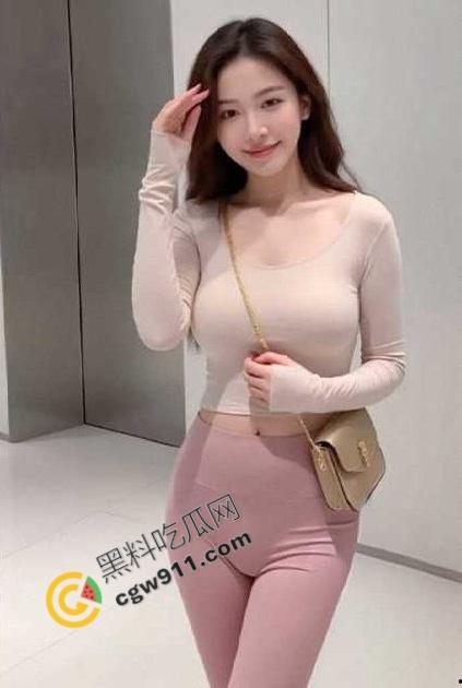 海角乱伦大神爆操熟睡的亲姐姐!嫩穴豪乳狂揉,骚水四溅,暴力抽插,无套内射,姐弟乱伦情欲夜-3