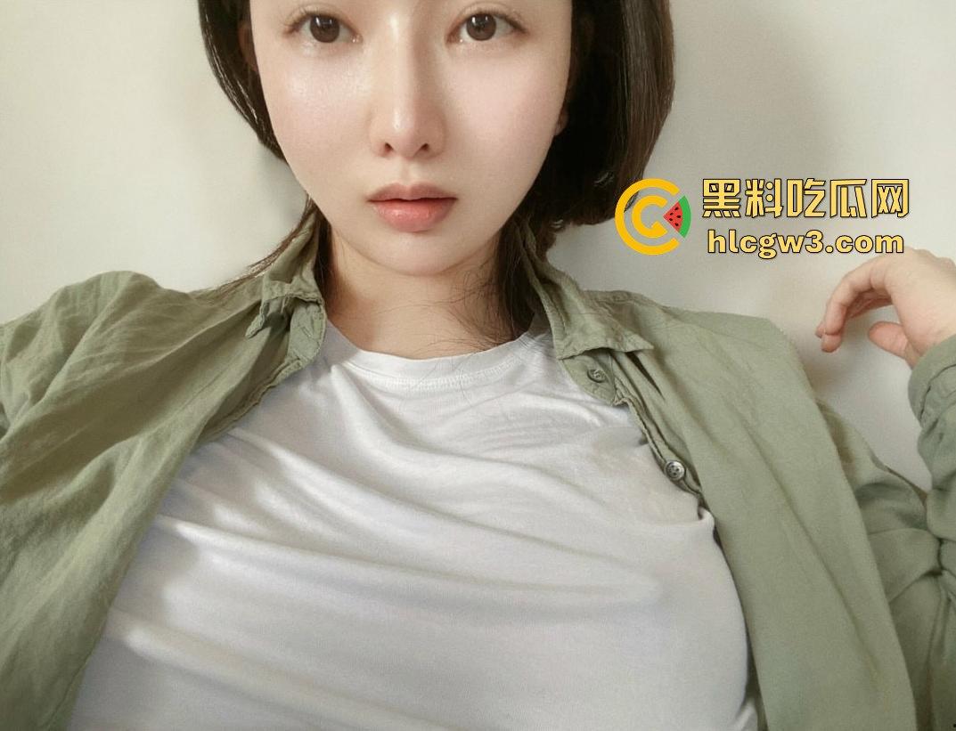 极品身材御姐【Rikak】上线 自曝福利顶级美颜反差超大，骚得像只母狗马甲线大奶加持，撸完直接虚脱！