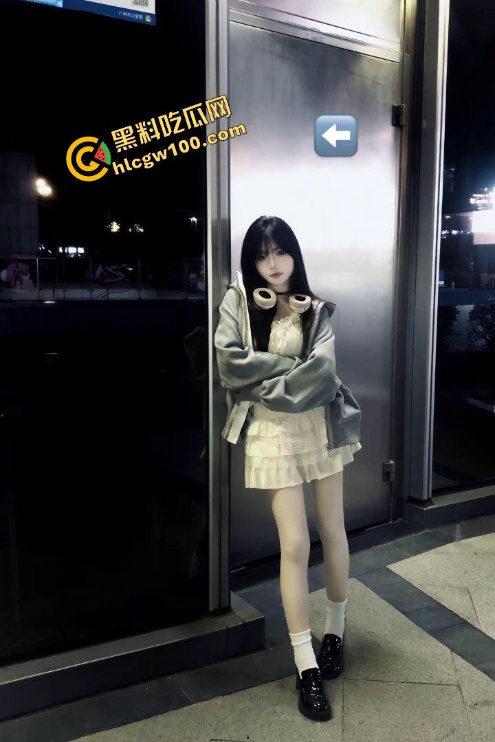 广东佛山大学长腿尤物反差骚鸡【陈艺茜】舞蹈生约操土豪,渔网足交口爱黑丝后怼嫩穴!原创独家流出!-3