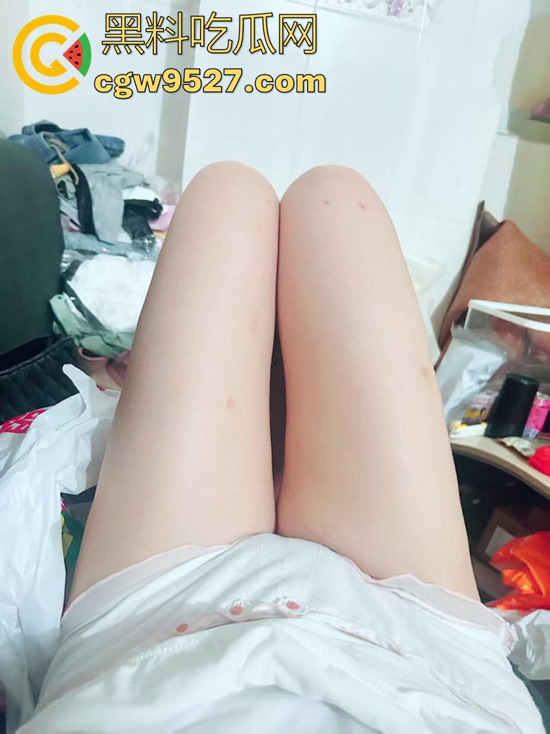 真实叔嫂乱伦,大神【人民日鲍】,借口住在哥哥家,努力数月终于拿下25岁大嫂,皮肤白皙美腿性感身材超棒!-4