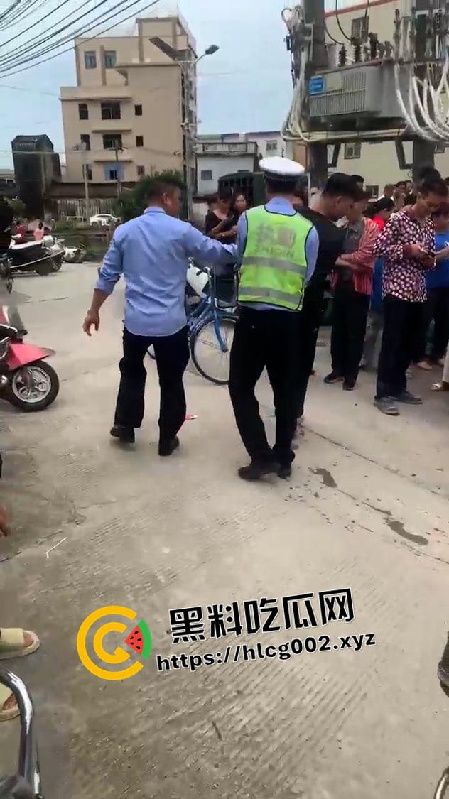 汕头潮阳当街杀人！当众打完架拉下水活生生淹死  这也太狠了 现场视频流出-9