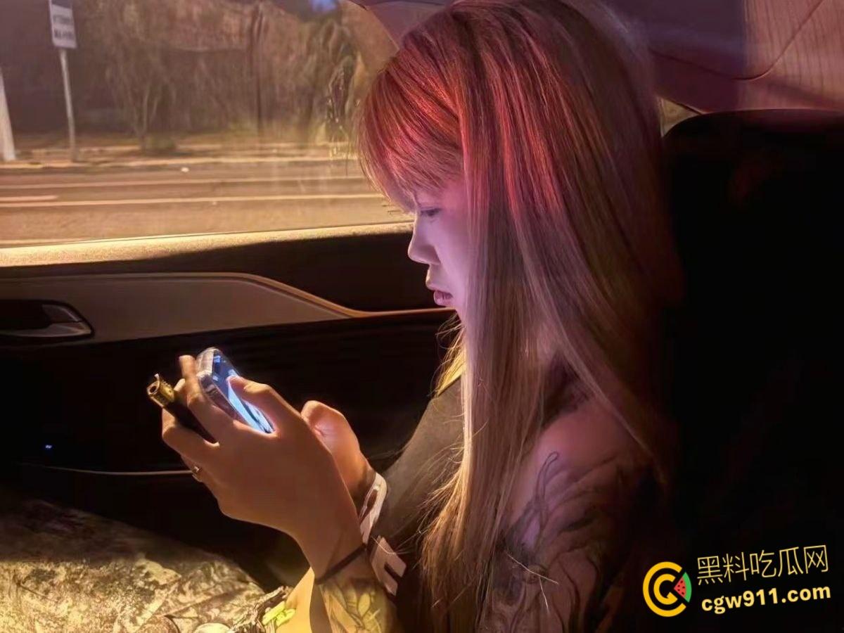 吉林长春花腿小妹【赵嘉怡】，缺钱被大哥包养，白嫩酮体被滴蜡SM调教，露出楼道狗链无套后入！