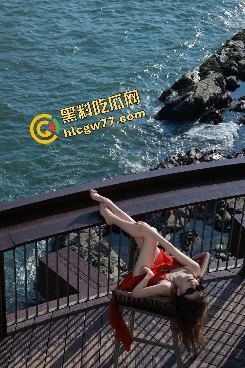 海角大神 乱伦亲妹妹 20岁妹妹化身小母狗 哥哥实在是忍不住了 最后内射妹妹无毛的小骚逼!-4