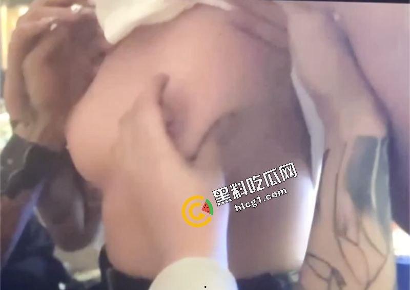 兰州又一大瓜 KTV话筒姐 被黄毛富二代用话筒猛烈插逼 视频流出-6