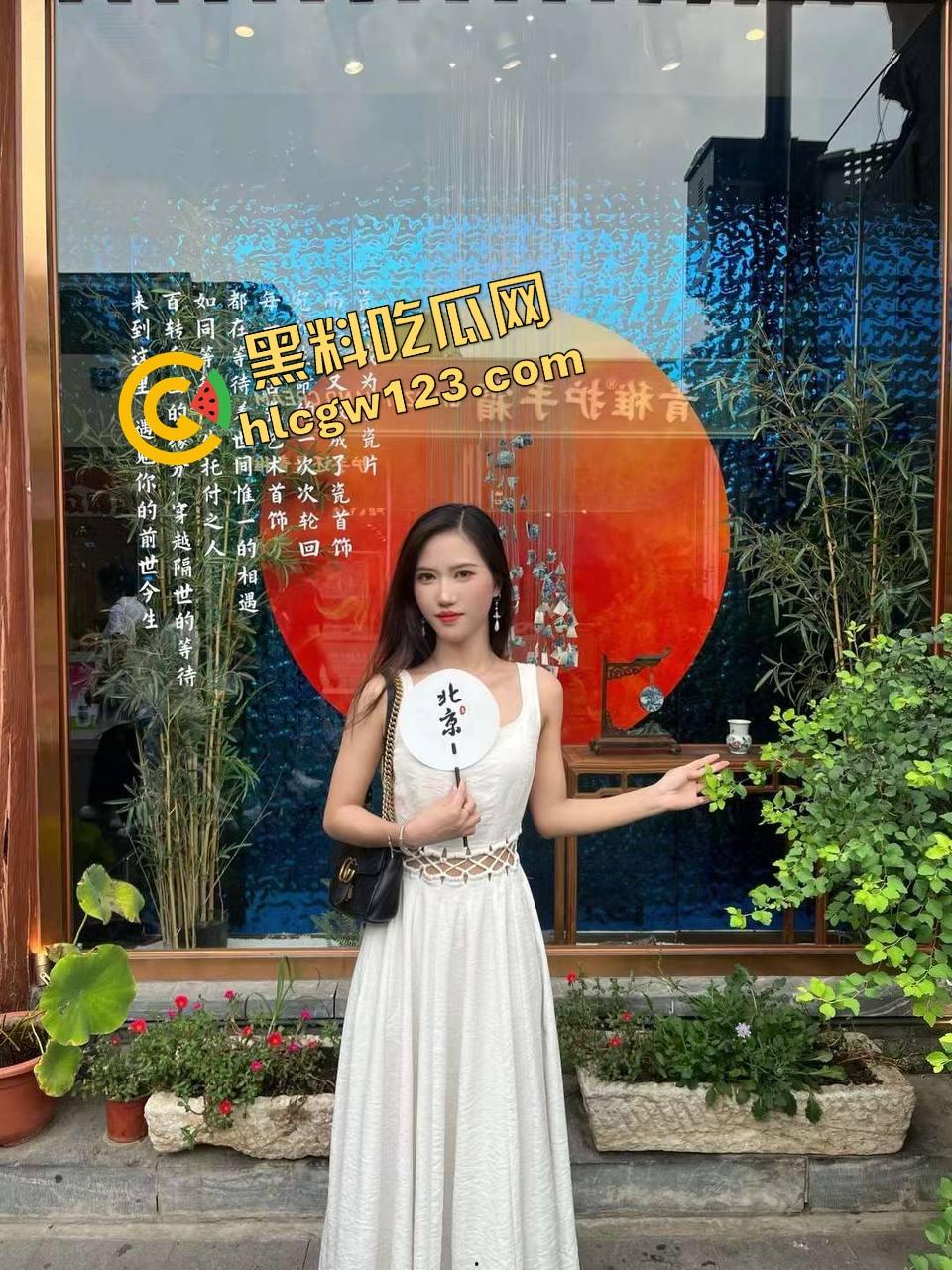 绿帽博主玩疯了，情侣调教日记曝光，清纯洛丽塔女友变性奴深喉足交榨精，男友看女友被轮操！