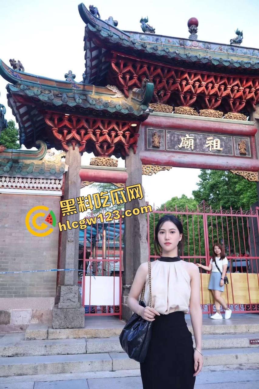 绿帽博主玩疯了,情侣调教日记曝光,清纯洛丽塔女友变性奴深喉足交榨精,男友看女友被轮操!-5