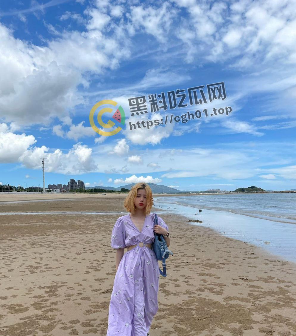 海南粉色头发精神小妹被流出 小穴比头发还粉嫩 浪叫着喷水把床单打湿-5