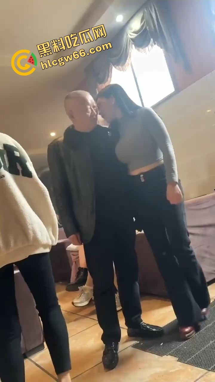 绵阳大青龙曝光，舞厅全关它还顶楼海选200一炮，出租车排百米，开房现场像炮展会！-6