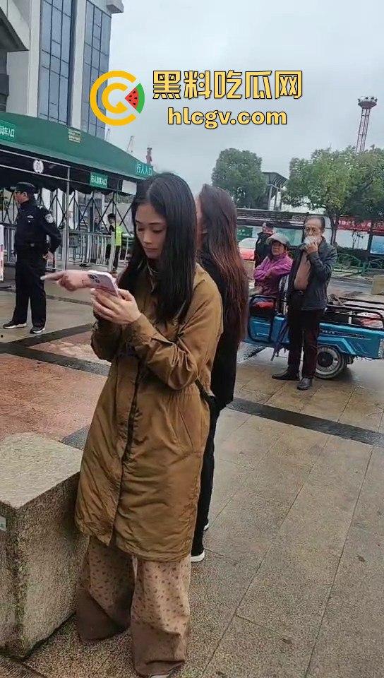 苏州张家港双山岛事件引发争议!四个小孩溺水,父母不救只等救援,网友怒批:自己孩子都不管?-12