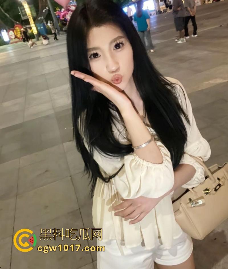 重庆理工大学【赵淮雯】清纯学生妹床上风情万种，舔蛋骑乘精通，无套狂操全身射满精液，这身材真的爱了！