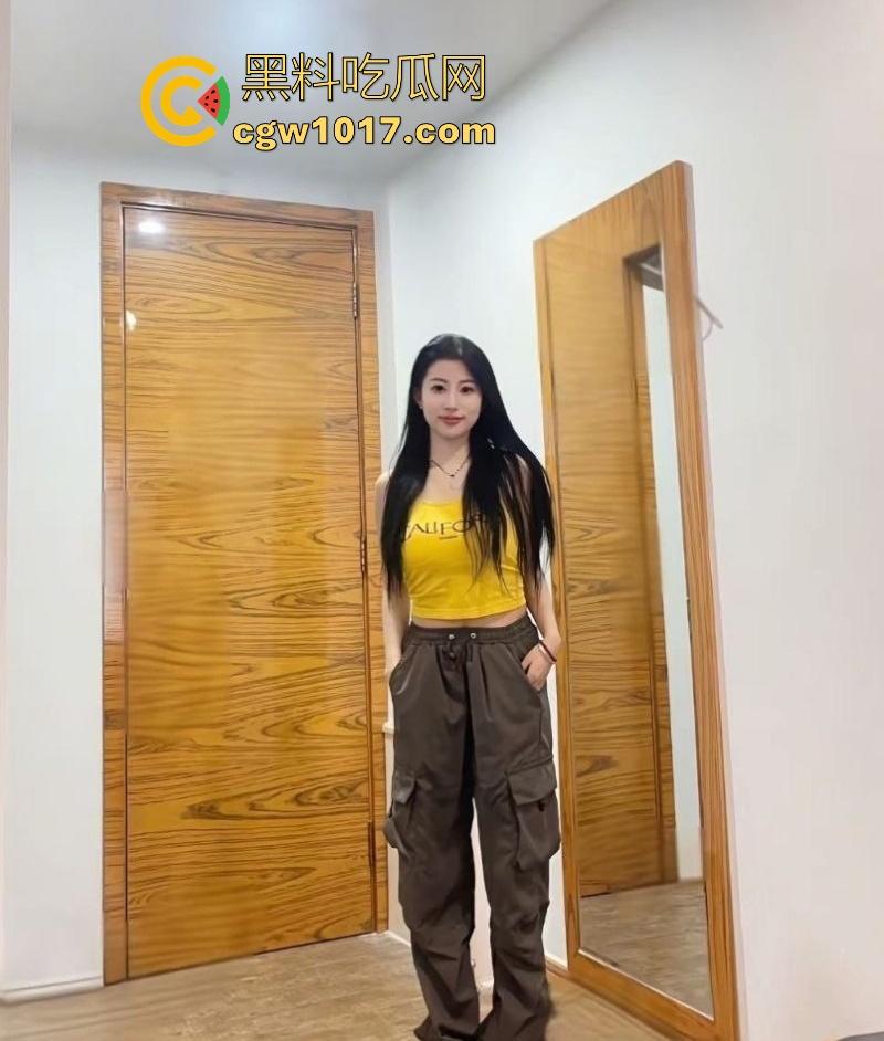 重庆理工大学【赵淮雯】清纯学生妹床上风情万种,舔蛋骑乘精通,无套狂操全身射满精液,这身材真的爱了!-4