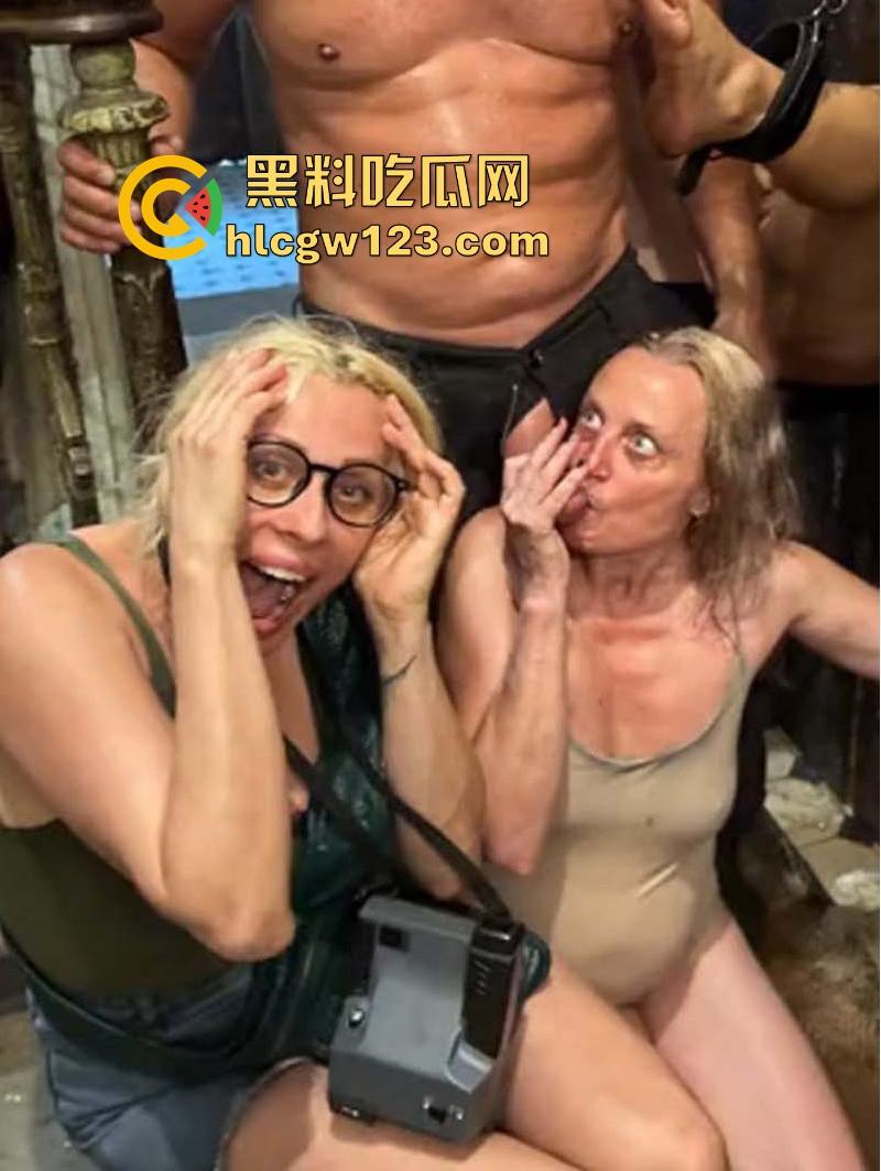 欧美大型性爱实验室 顶级的猎奇群P画面 狂野群交挑战人体极限的变态游戏!-7