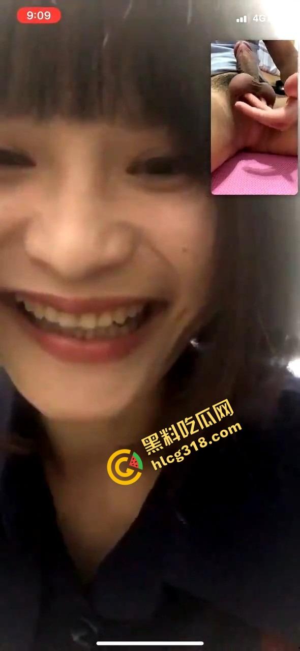 小姐姐直播眼花了,男网友轮番漏屌讨赏,一根比一根骚气逼人,小姐姐边舔嘴角边点评还真专业!-5