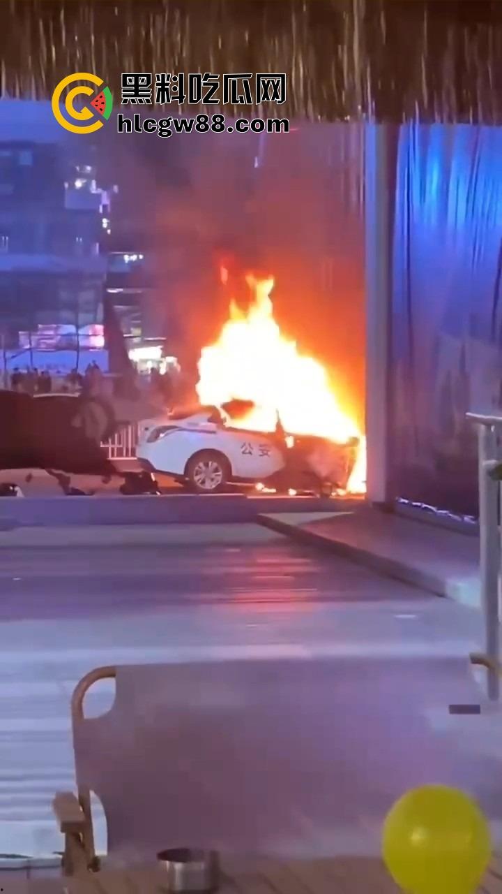 广州南村万博警车大火狂烧成火球,现场围满吃瓜群众狂拍视频,这火势真是牛逼大了!-9