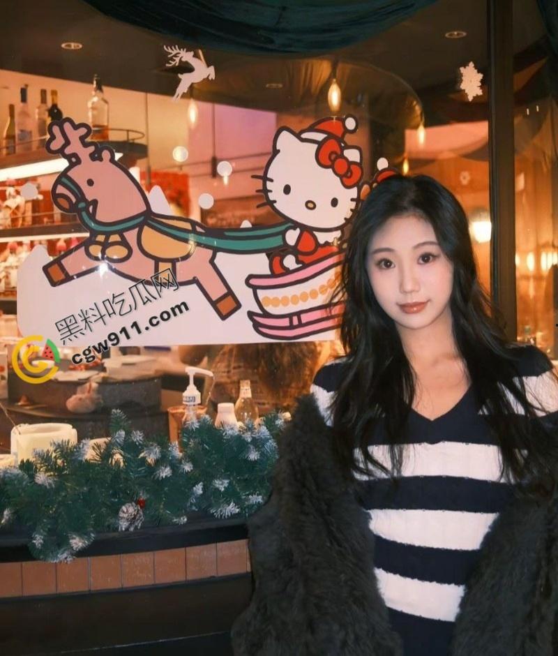 成都尤物【于晨曦】疯狂约炮曝光：清纯面具下的淫荡本性，口交深喉，女上骑乘，淫水四溅，十足的性瘾母狗！-3