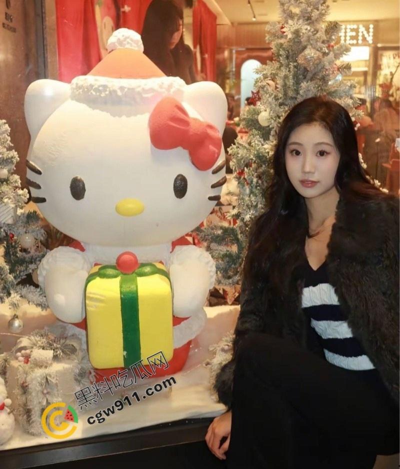 成都尤物【于晨曦】疯狂约炮曝光：清纯面具下的淫荡本性，口交深喉，女上骑乘，淫水四溅，十足的性瘾母狗！-6