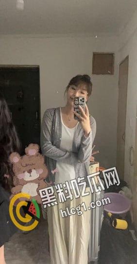 北京小妞儿 母狗关若祺 发给金主的私密视频遭泄露 喜欢吃精液 炮架自慰 小穴黝黑