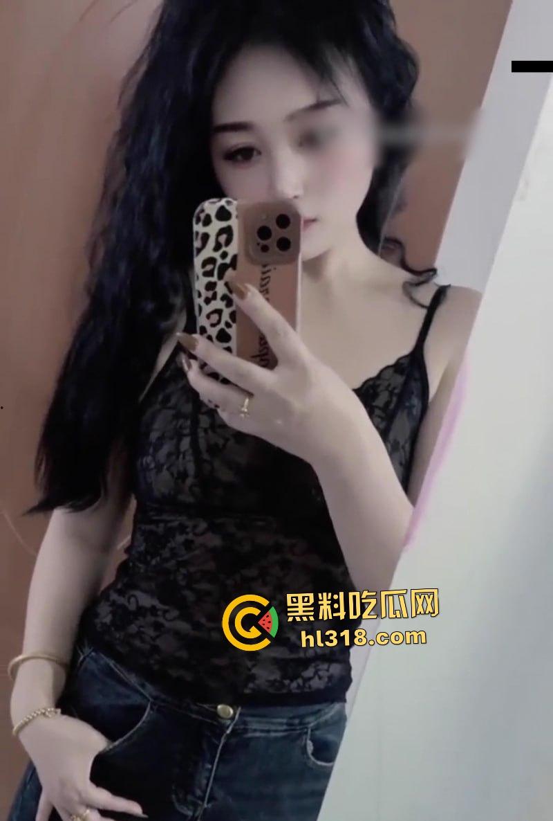 快手【刘大美】苗条御姐黑丝抠穴自慰,这丝袜不撕烂实在是太可惜了,逼紧实得只能塞小号鸡巴!-3