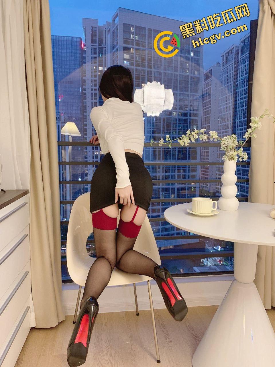 上海大奶富婆母狗『袁淑倩』有钱也是猛男胯下的母狗 毕竟操逼太爽了!独家流出!-8