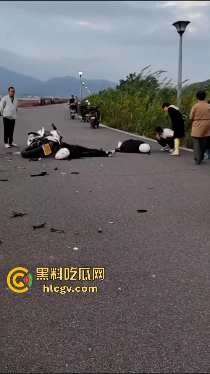 玩车就是玩命！两大学生借车带妹 超速飚车不慎相撞 一死一废-4