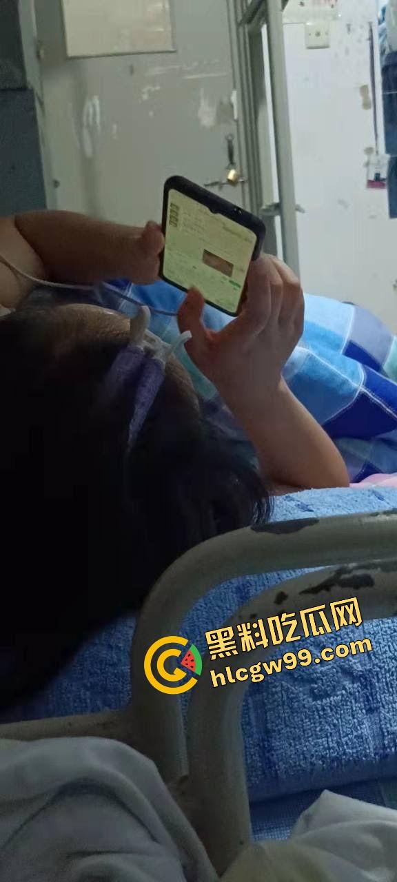 谈个骚母狗是种什么体验?潍坊工商职业反差骚货,袁芊宿舍内自拍骚逼还要P图供男友观赏!-8