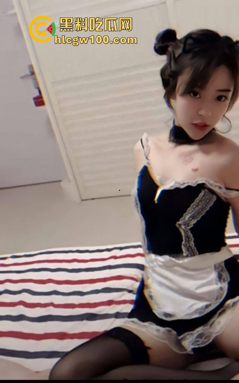 福州高颜值气质女神【颜珊梓】跟男友私密视频曝光，跳蛋巨屌双管齐下，全程骚到炸裂！