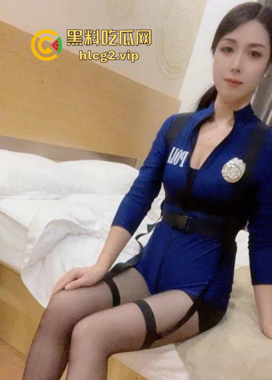 40岁也不服老!快手丝丝翘臀诱惑骚人妻身材太顶了,大哥无套狂操!-7