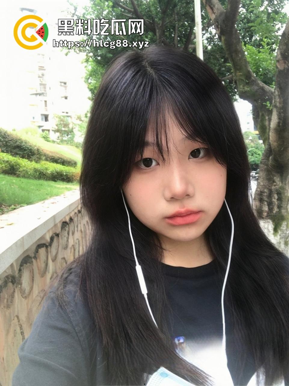 湖南长沙民政职业技术学院嫩妹【鲁毓雯】反差母狗曝光！背着男友偷操网友调教视频骚得炸裂，嫩逼贱样真骚！