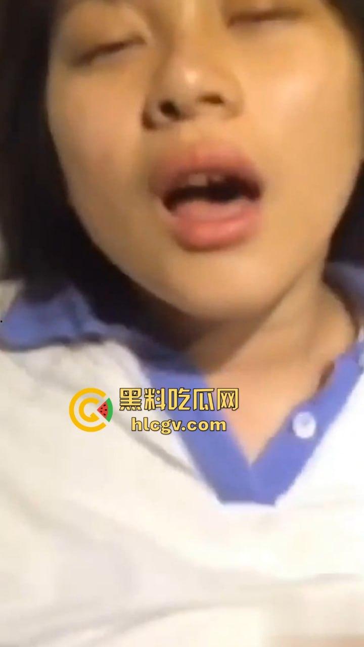 高中生校服约炮成新潮？放学后酒店开房玩无套颜射吞精，年轻一代的会玩超出想象！