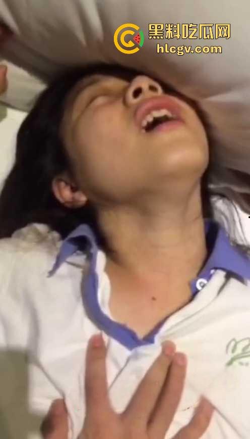 高中生校服约炮成新潮?放学后酒店开房玩无套颜射吞精,年轻一代的会玩超出想象!-3