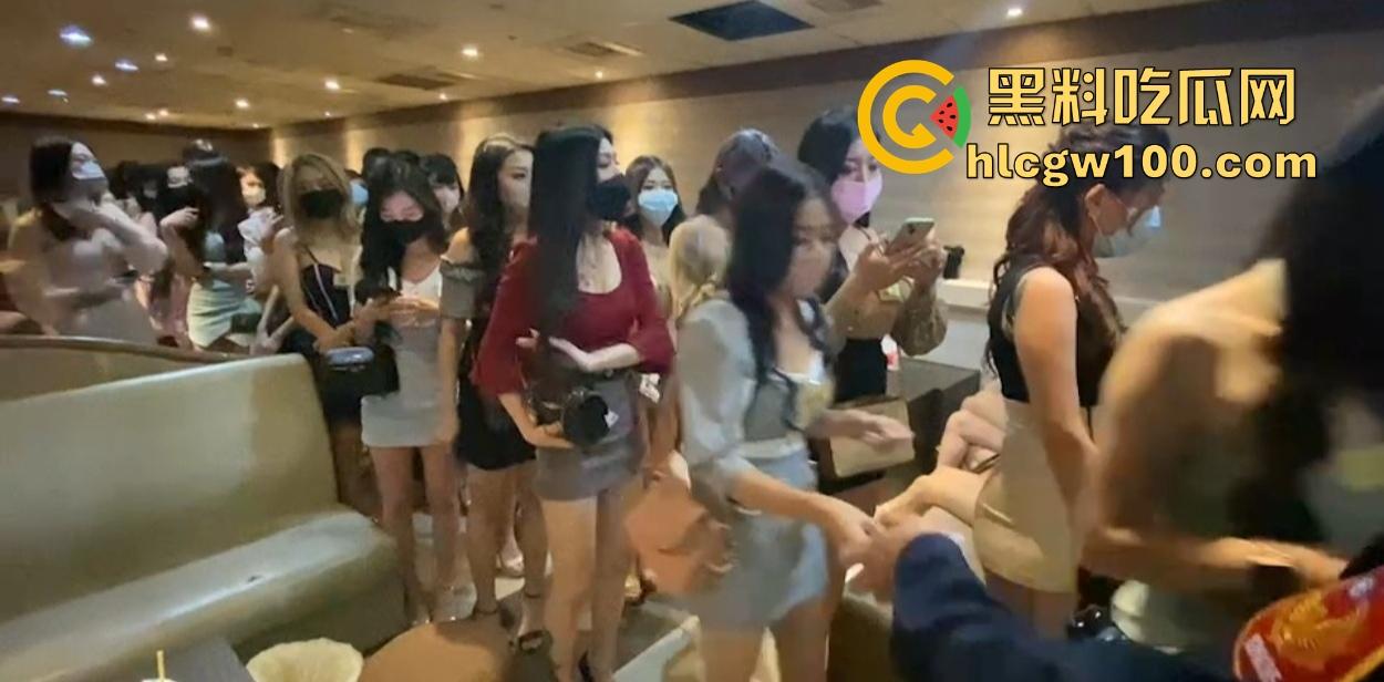 长大后才知道,公主不一定都住在城堡,包厢里的公主才是真正的宝藏,没有白马没事,有RMB就能让她们口服心服!-13