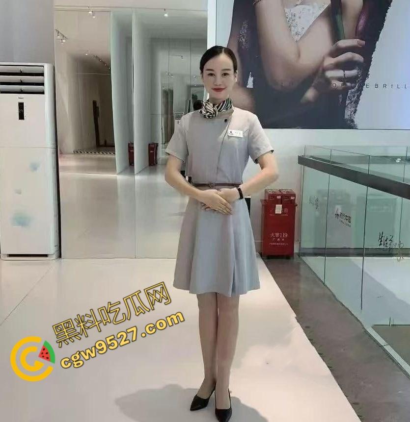 珠海华发集团售楼小姐卢小专色诱主管被曝!原配将聊天记录与出轨视频怒发其工作群,公司内部瞬间炸锅-9