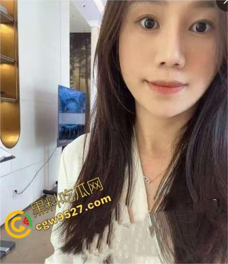 珠海华发集团售楼小姐卢小专色诱主管被曝!原配将聊天记录与出轨视频怒发其工作群,公司内部瞬间炸锅-10