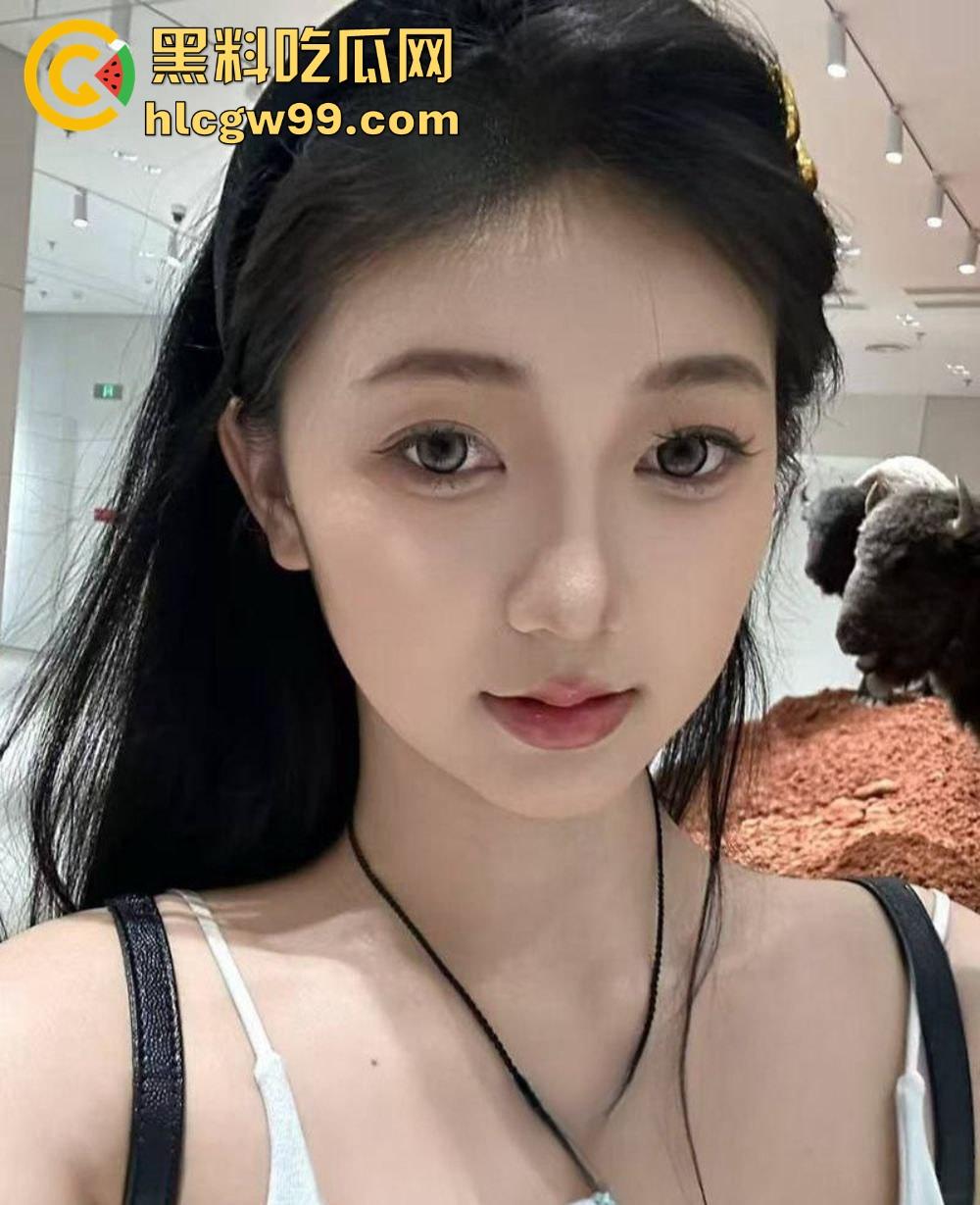 华南师范学院高冷校花【杨珍珍】不雅视频流出,别看骚货长相清纯甜美,在床上可是一把好手,极品尤物一个!-2