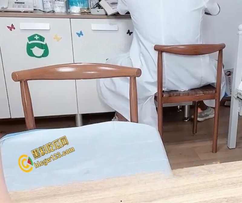 内卷之王御姐护士直播搭建医院场景,当着医生背后自慰,淫水直流的样子真是骚透了!-4