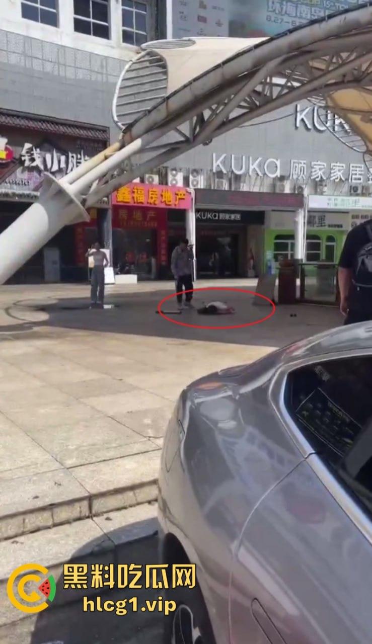 骗我捅你几刀不过分吧！海口一男子持刀捅伤前妻 血撒当场-2